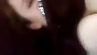 Onun sıx deşiklərinə nüfuz edən yağlı boner