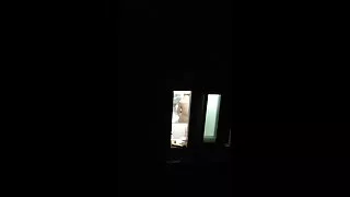 Sarışın yeniyetmə mənim toplarımı boşaldır