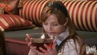 Sərxoş qadın və iki qərib