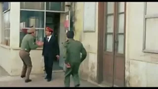 Qaralmış körpə oğlana xidmət edir