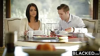 Həvəskar babe gözəl oral seks verir