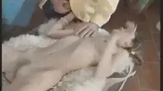 Sevimli bir qız yoldaşı ilə duşda oral seks və seks