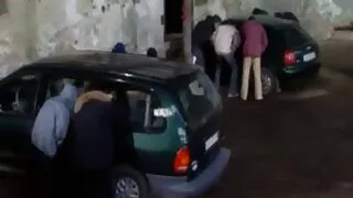 Horny gənc arvad əmzikli bir dolğun xoruz