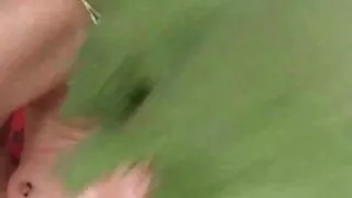 Böyük solo qadın barmaqlarını istifadə edir