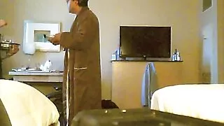 Mənim tüklü dar amcığımı görmək istəyirsən?