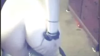 Xoruz əmzikli topları məmnuniyyətlə dərinləşdirir