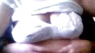 MILFs ilə qırxılmış pişik və anal seks
