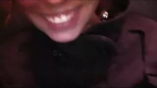 Oğlan gf-nin düzgün getdiyinə əmin olur