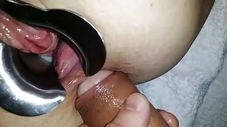 Böyük döşləri olan cazibədar sarışın