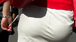 Asiyalı körpələr sik sürməyi sevirlər