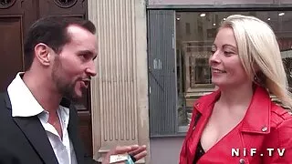 sikilmiş qısa saçlı qız yoldaşı