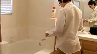 Buruq saçlı solo sevgilim pozası